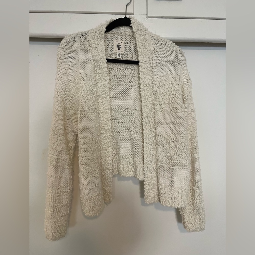 Billabong Sweater, cream. Size small, fuzzy sweater
